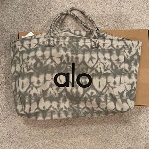 Alo yoga tote bag